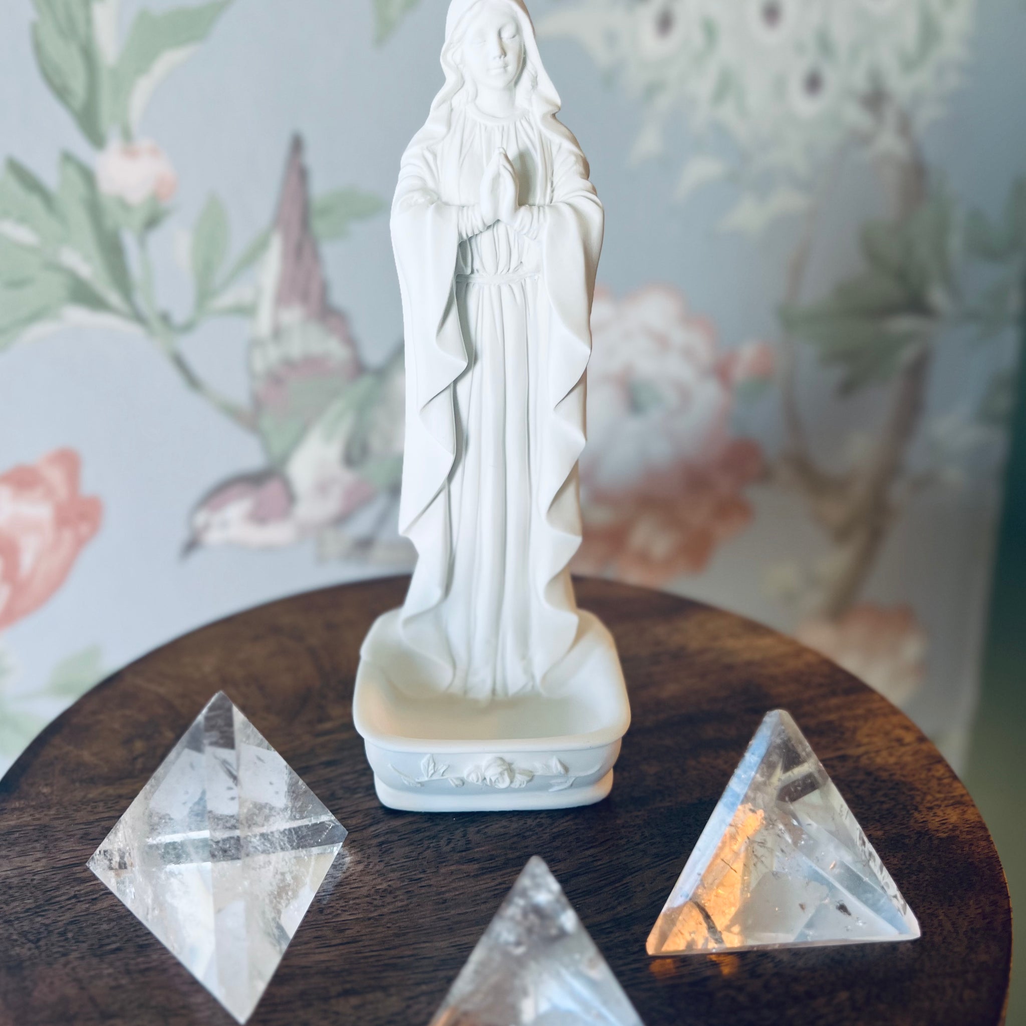Standing Praying Virgin Rosary Holder & Font