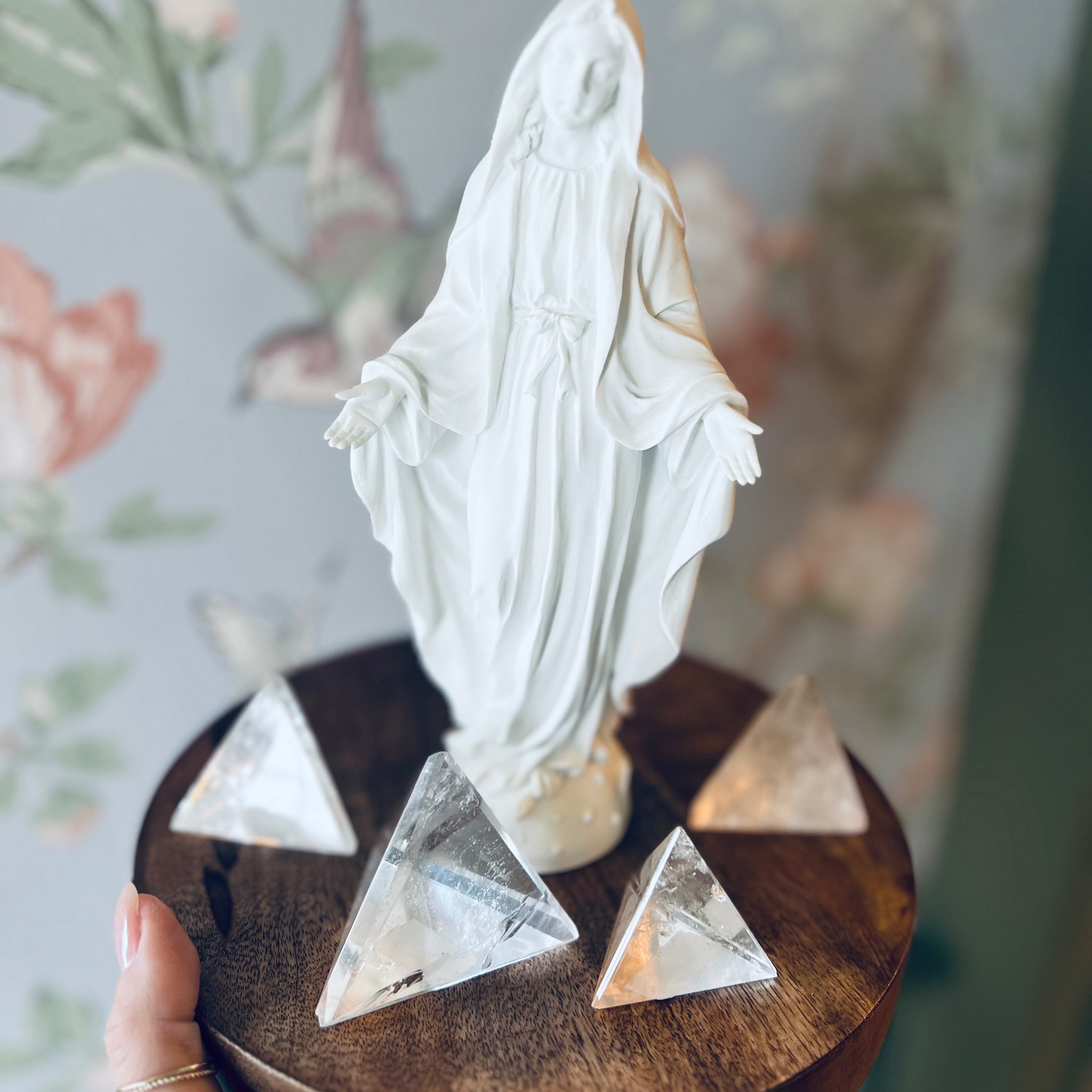 Mary - Lady of Grace Statue 8"