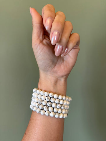 Natural Howlite Gemstone Stretch Bracelet – Calming Crystal Bracelet